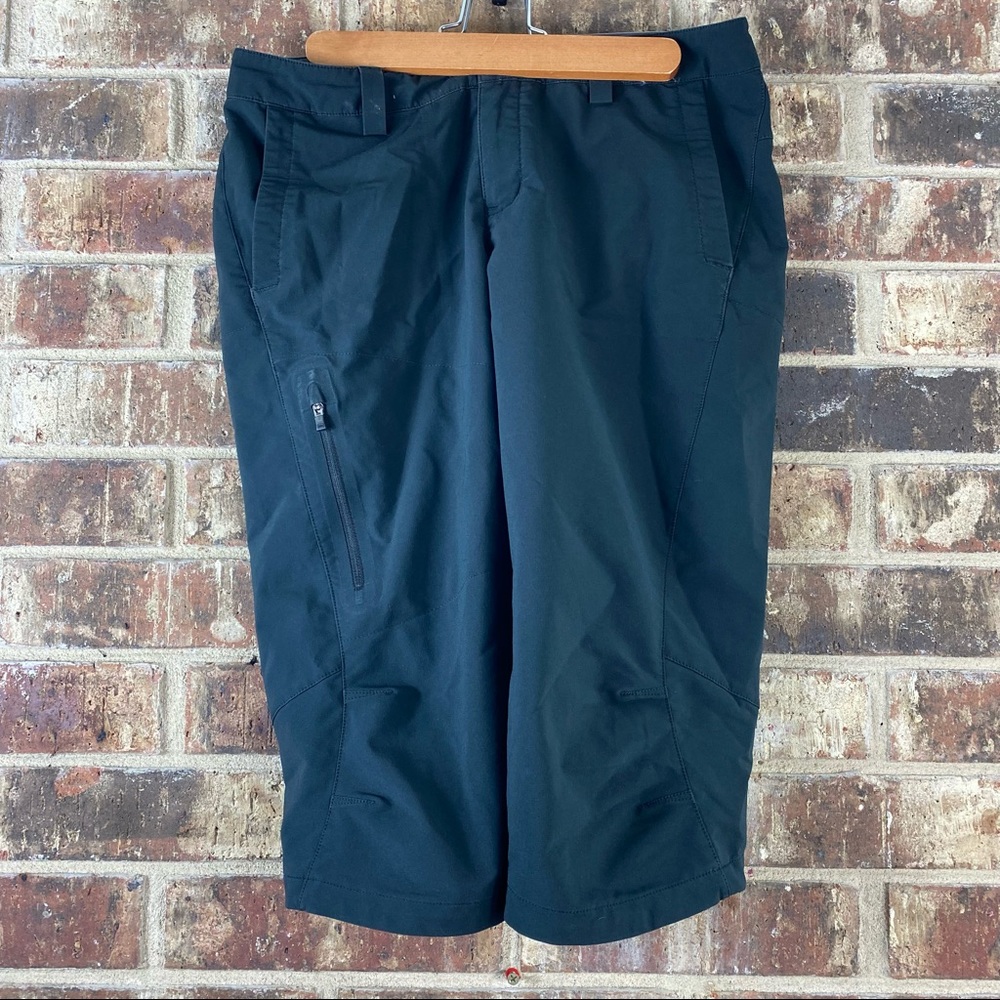 REI Women Black Hiking Athletic Outdoors Capri Crop Pants W/ Multi Pockets  3 zi - Picture 1 of 10